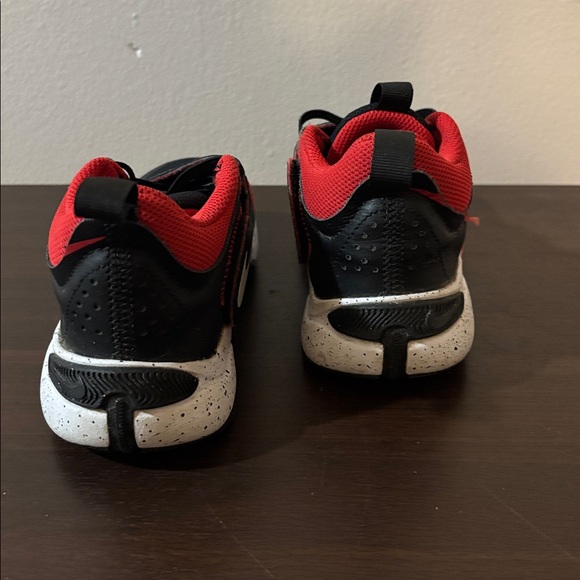NIKE Kid Sneakers, Good Condition, US Size 1.5Y - Picture 3 of 5